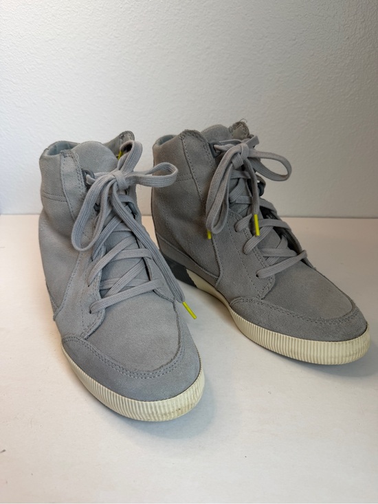 Sorel Shoes - Sorel Light Gray Suede Leather Out n About Hidden Wedge Sneaker size 9.5